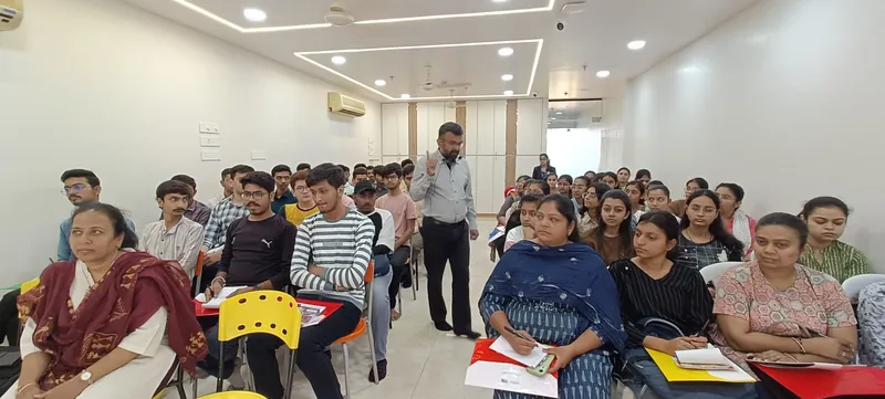 Cosmos students attended a public speaking lecture by expert trainer