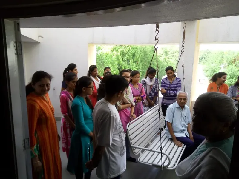 Cosmos students visited Bhavnagar Vrudhashram for emotional learning experience